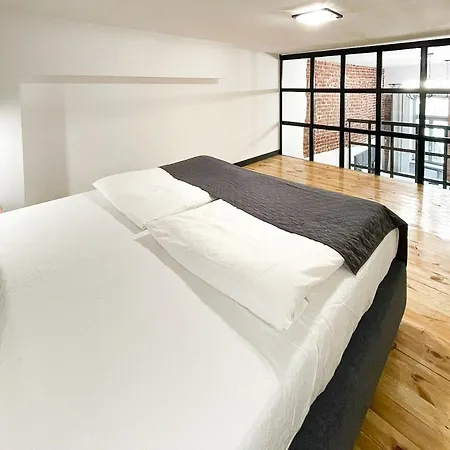 Pod Blekitnymi Podkowami