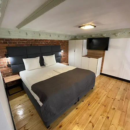 Pod Blekitnymi Podkowami