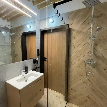 Pod Blekitnymi Podkowami Lägenhetshotell 3*