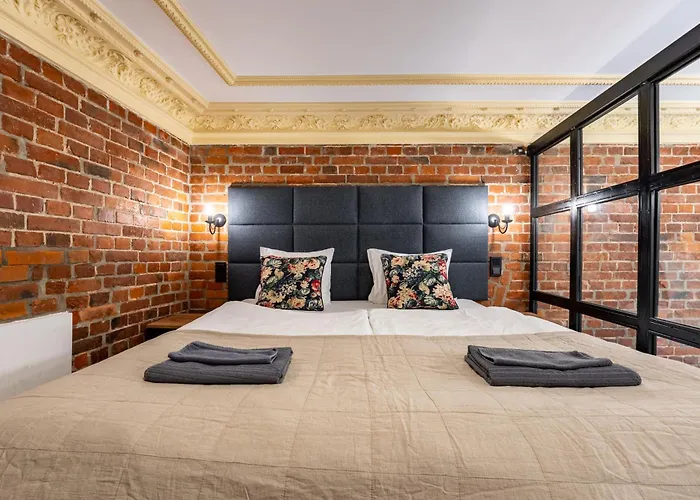 Pod Blekitnymi Podkowami