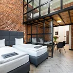 Pod Blekitnymi Podkowami 公寓式酒店 3*