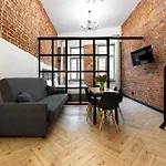 Pod Błękitnymi Podkowami Hotel apartamentowy 3*