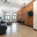 Hotel apartamentowy Pod Błękitnymi Podkowami 3*