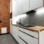 Pod Błękitnymi Podkowami Hotel apartamentowy 3*