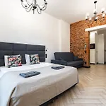 Pod Blekitnymi Podkowami 公寓式酒店