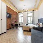Pod Błękitnymi Podkowami 3*