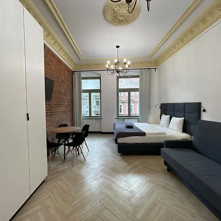 Aparthotel Pod Blekitnymi Podkowami 3*