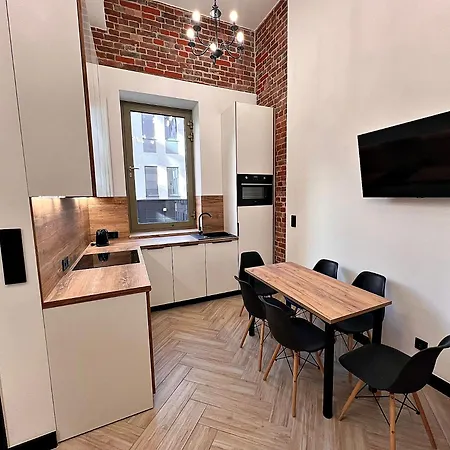 Aparthotel Pod Blekitnymi Podkowami 3*