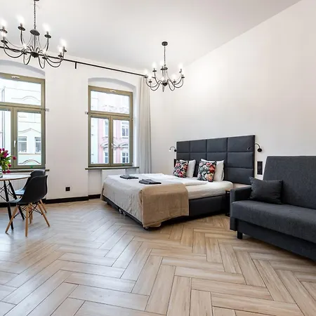 Pod Blekitnymi Podkowami Aparthotel 3*