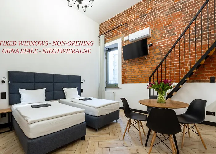 Pod Blekitnymi Podkowami 3*